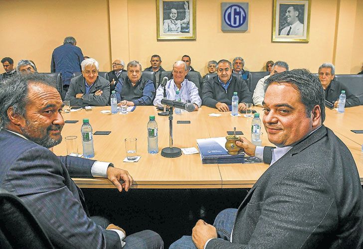 Triaca tranquiliza por la reforma “a lo Brasil”