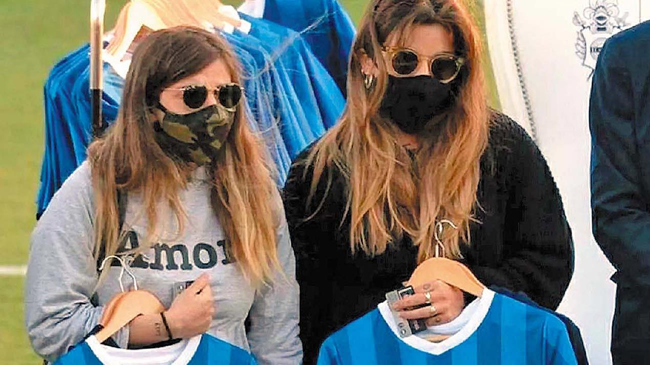 Peritan teléfonos y aceptan como querellantes a Dalma y Gianinna