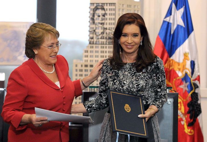 Suspenden la visita de Bachelet por el cuadro de Cristina