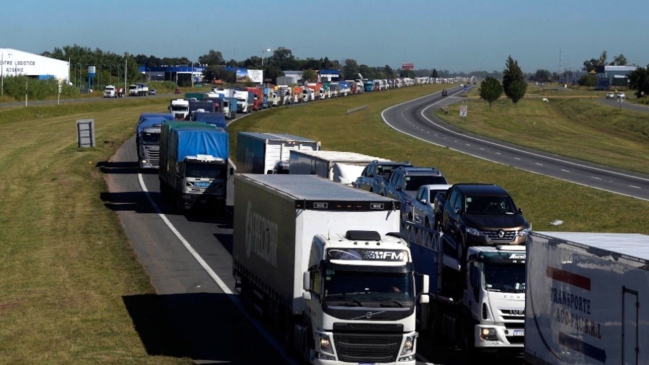 Paro de camioneros autoconvocados preocupa a la agroindustria exportadora