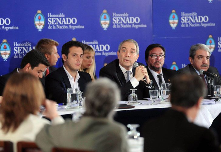 Chávez, Lula y Santos saludaron a Cristina