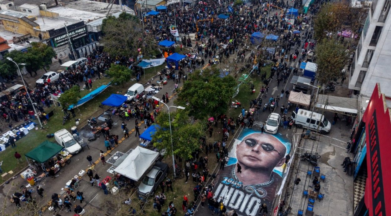 José María Saráchaga sobre el funeral del Indio Solari: "La Argentina tiene una tradición de funerales multitudinarios"