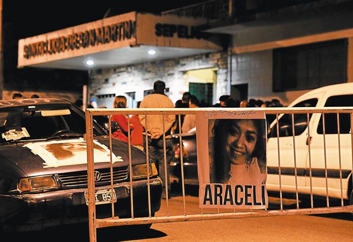 Según la autopsia, fue estrangulada con un lazo