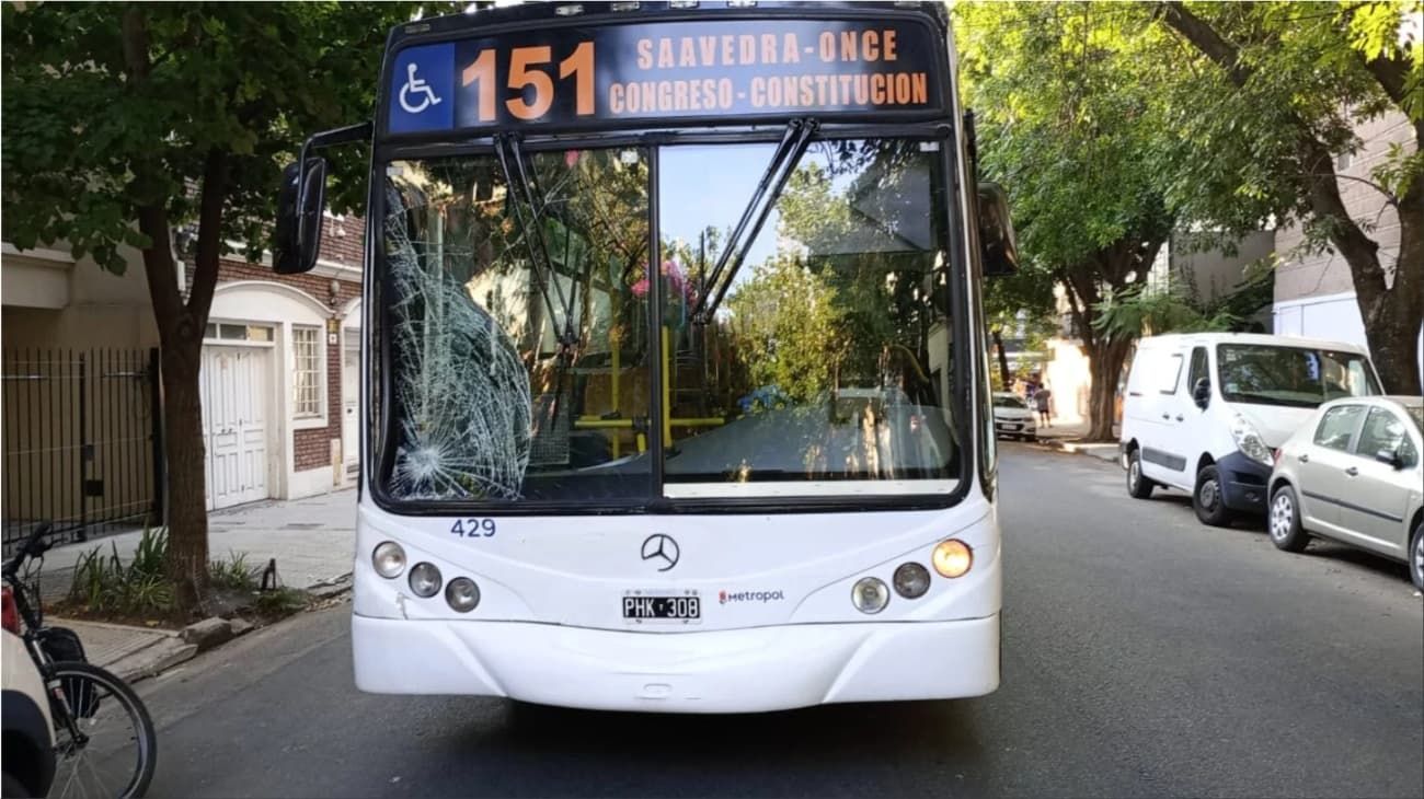Tragedia en Colegiales: un adolescente murió arrollado por un colectivo