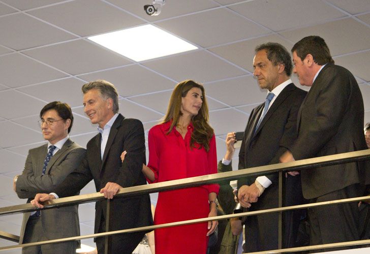 Video | El paso de Massa, Macri y Scioli por la #FiestaDePerfil