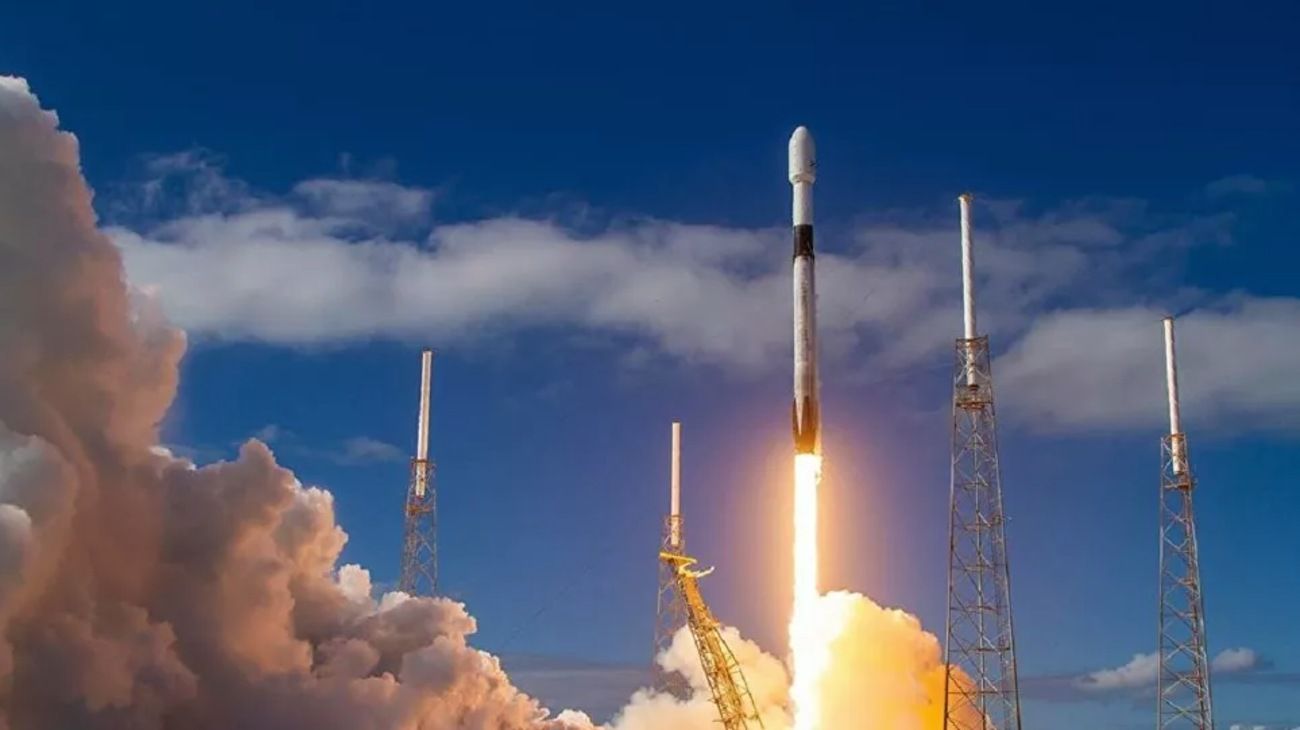 SpaceX y NASA preparan primer viaje comercial tripulado a EEI