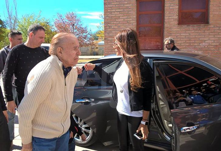 Menem votó y sentenció:"Hasta ahora soy candidato"