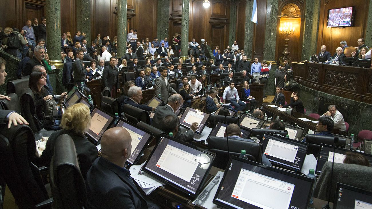 UniCABA: candente debate y votación en la Legislatura porteña