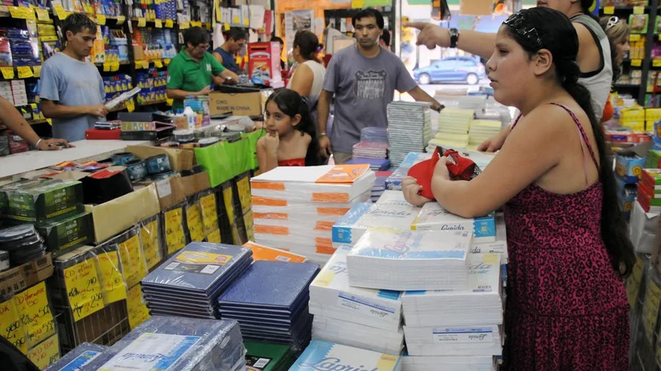 Suman útiles escolares y zapatillas importadas a Cuota Simple para pagar en hasta 6 cuotas