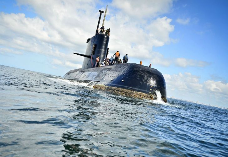 "Estamos comprometidos a utilizar todos los recursos para hallar al submarino"