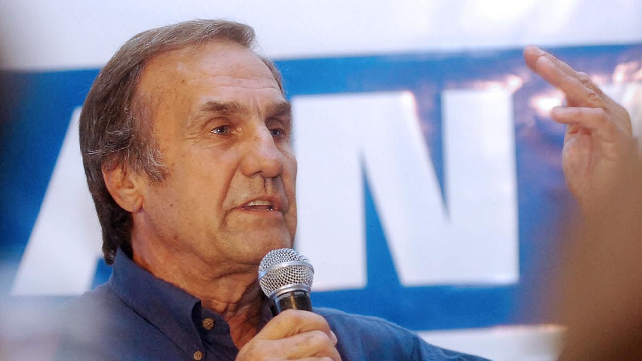 La carrera de Carlos Reutemann, una vida entre el deporte y la política