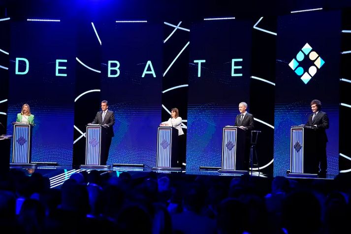 En un debate de reglas confusas, la economía y los derechos humanos concentraron los cruces más calientes entre los candidatos