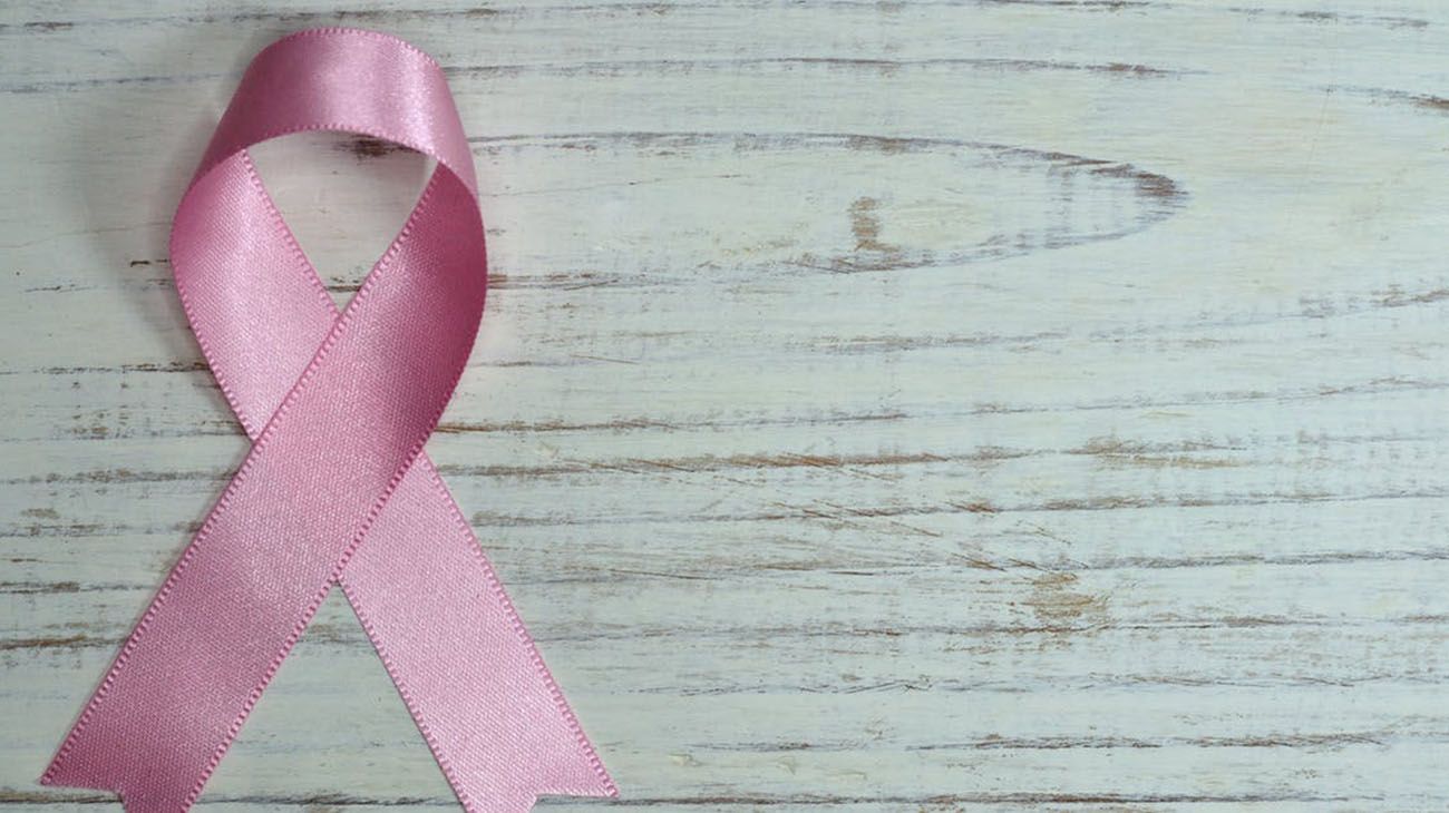 Qué significa el lazo de color rosa de la lucha contra el cáncer de mama