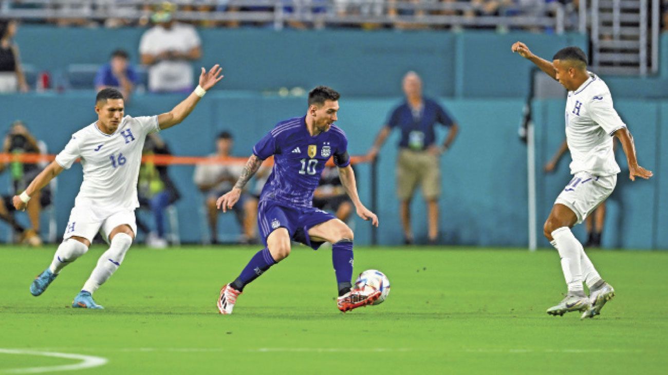Con un Messi feliz y sin contratiempos, la Selección venció a la débil Honduras