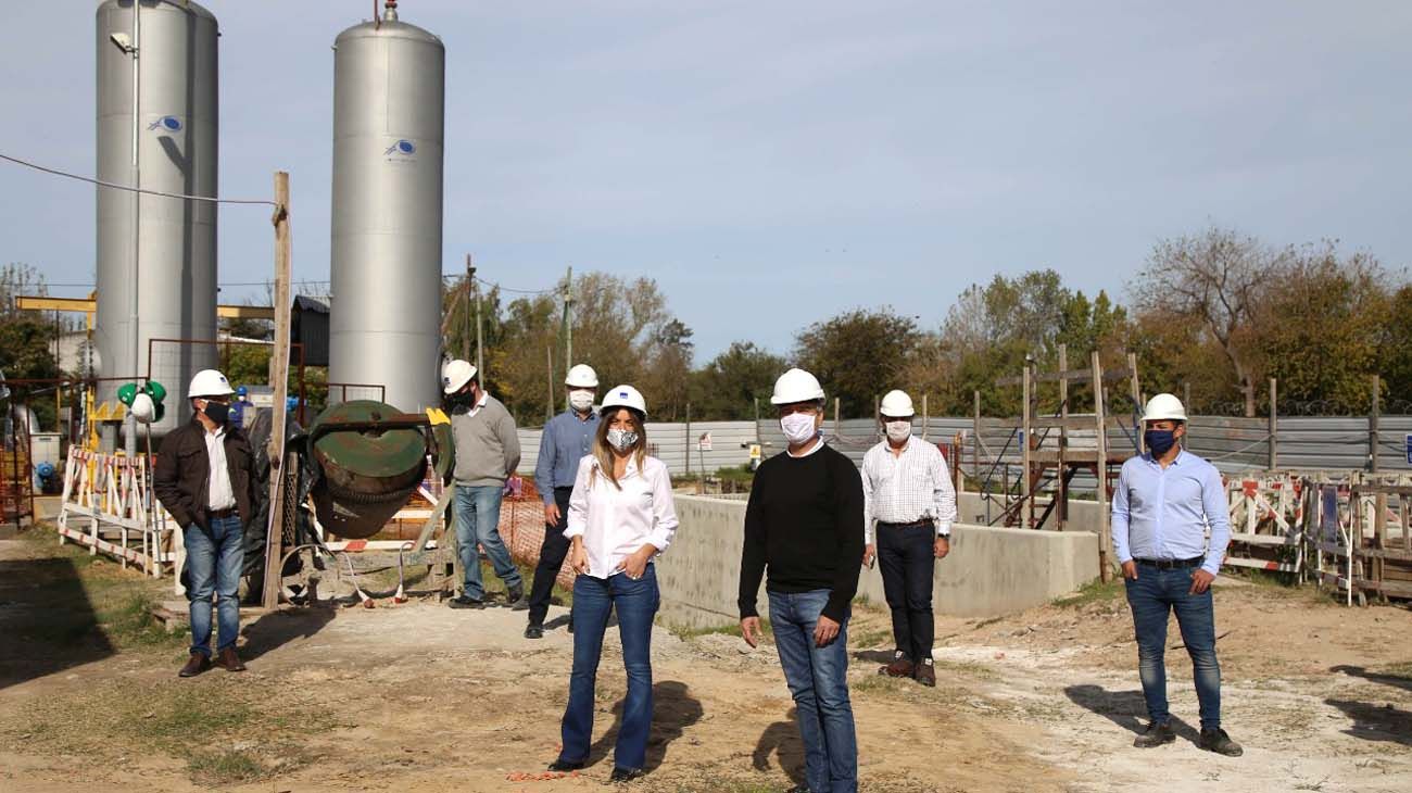 Aysa | Malena Galmarini y el intendente de Hurlingham recorrieron una obra en William Morris