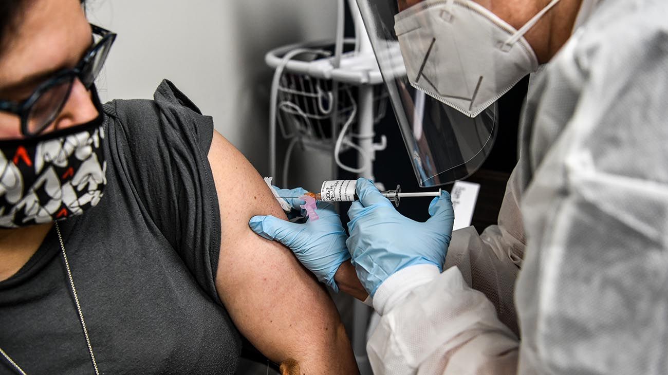 Coronavirus en Argentina: 106 muertos y más de 7 mil casos en un día