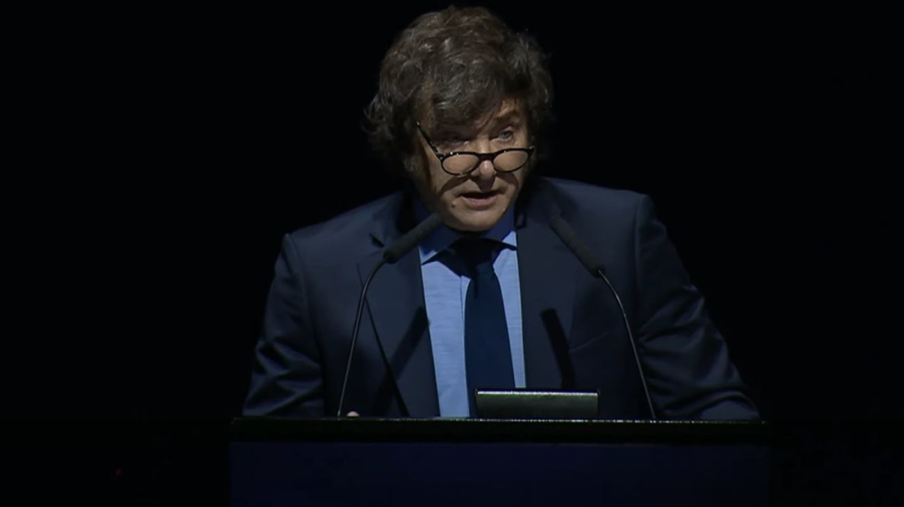 Javier Milei habló en un foro de tecnologías y volvió a insultar a Ginés González García