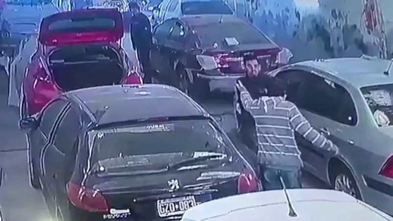 Locura en Devoto: atacó a golpes a un mecánico porque tardó en darle su auto