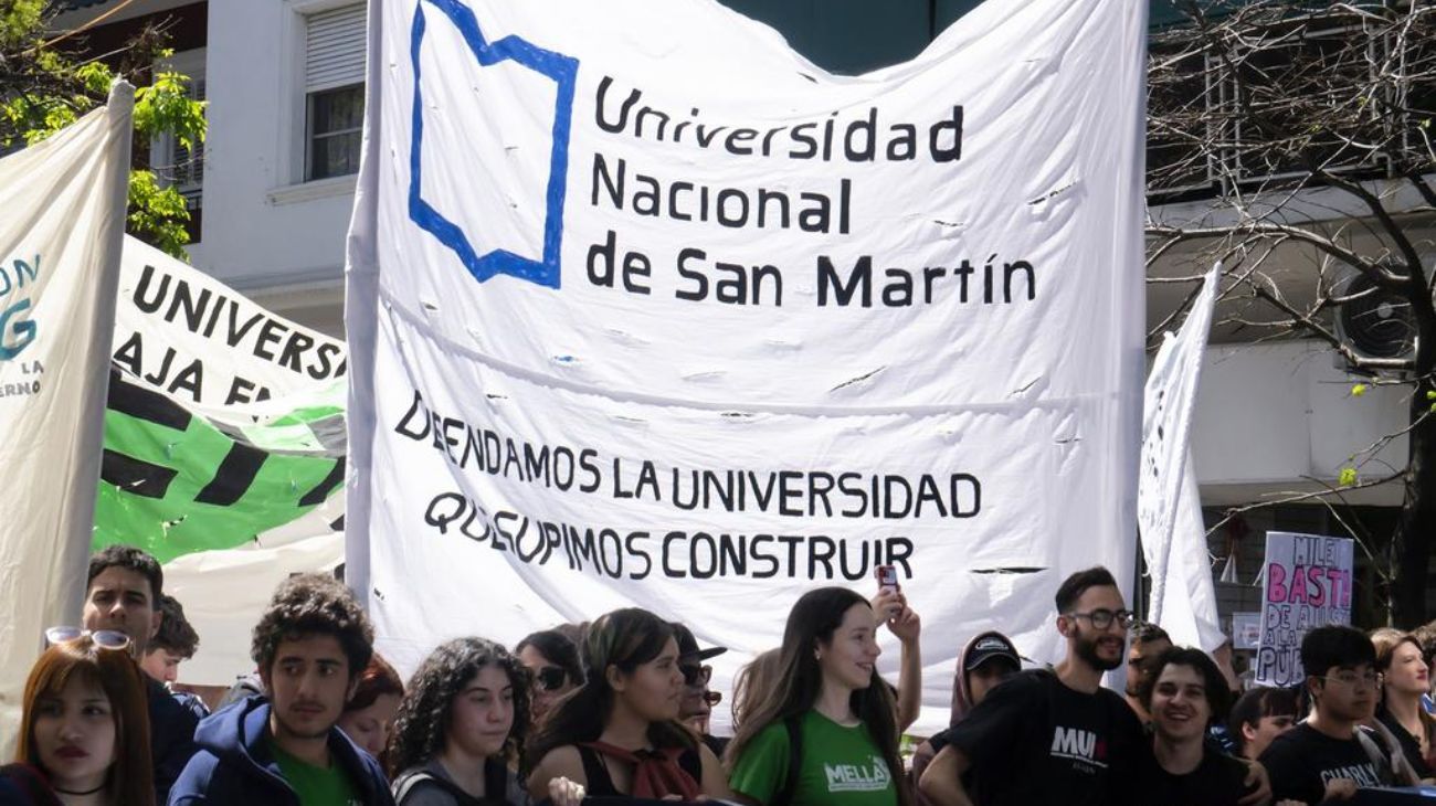 Luna Urízar, presidenta de centro de estudiantes: "Los dichos de Milei están sumamente desconectados de la realidad"