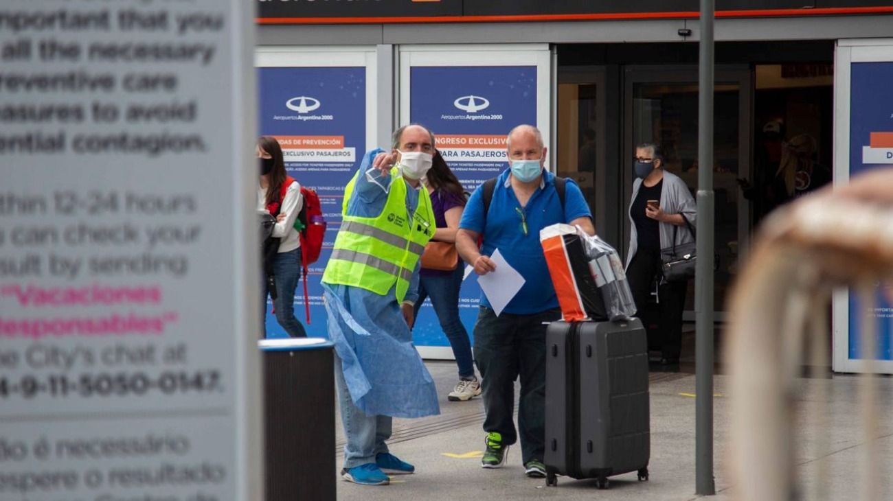 Migraciones dice que las provincias deben controlar que los viajeros cumplan la cuarentena