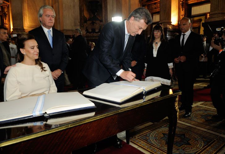 Una ceremonia sobria en el Congreso