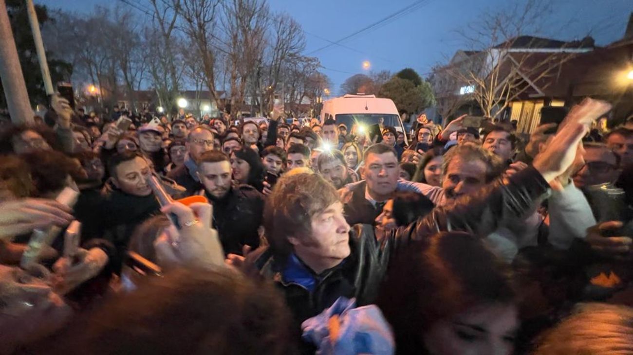 Javier Milei nombró las empresas que privatizará si es elegido presidente: "Nada de lo que haga el Estado es eficiente"