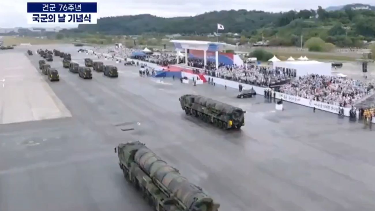 Corea del Sur mostró un misil que puede penetrar la tierra y advirtió a Corea del Norte: "Puede ser el fin"