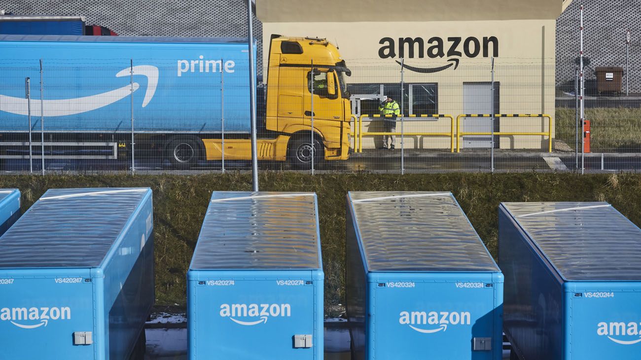 Amazon encargó 20.000 furgonetas Mercedes para sus despachos