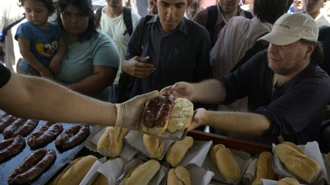 Argentina lidera el ranking regional de los países que más calorías consumen