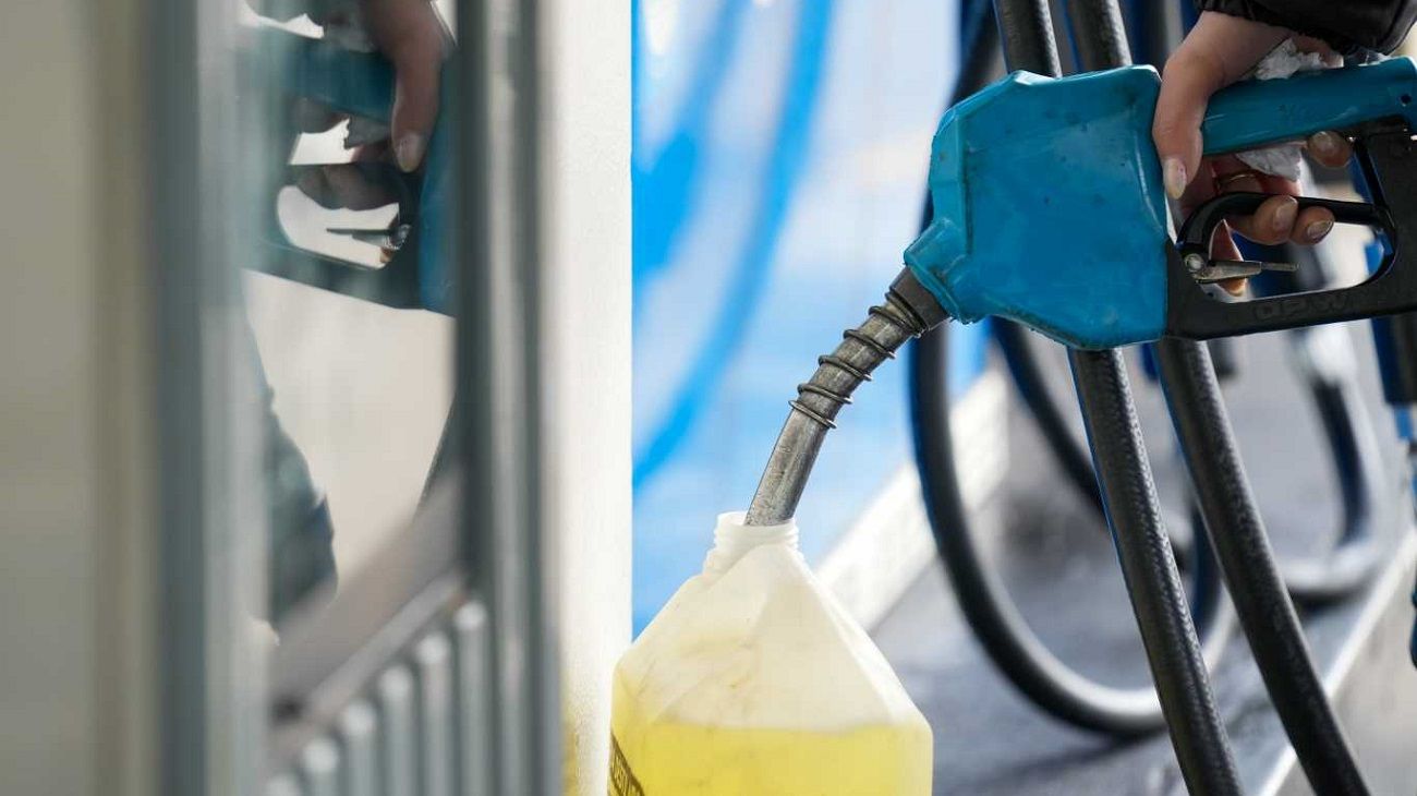 Combustibles: transportistas denuncian faltantes y restricciones para cargar