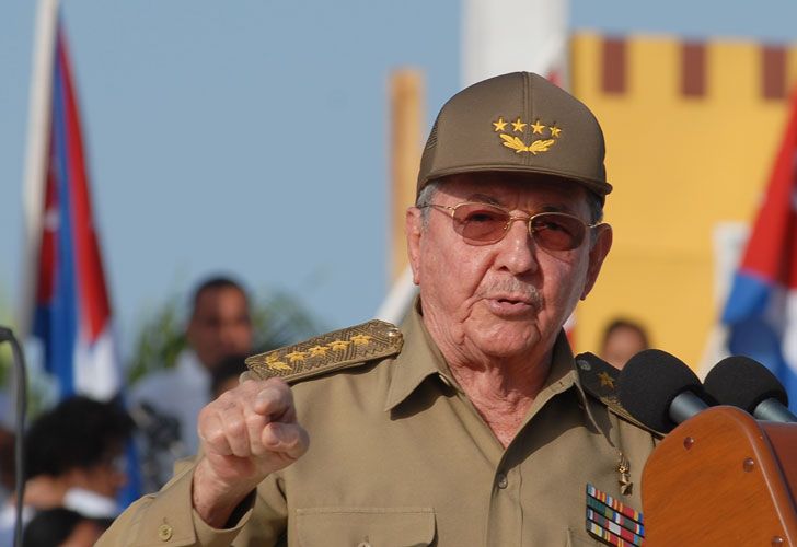 Los cubanos ya pueden viajar al exterior