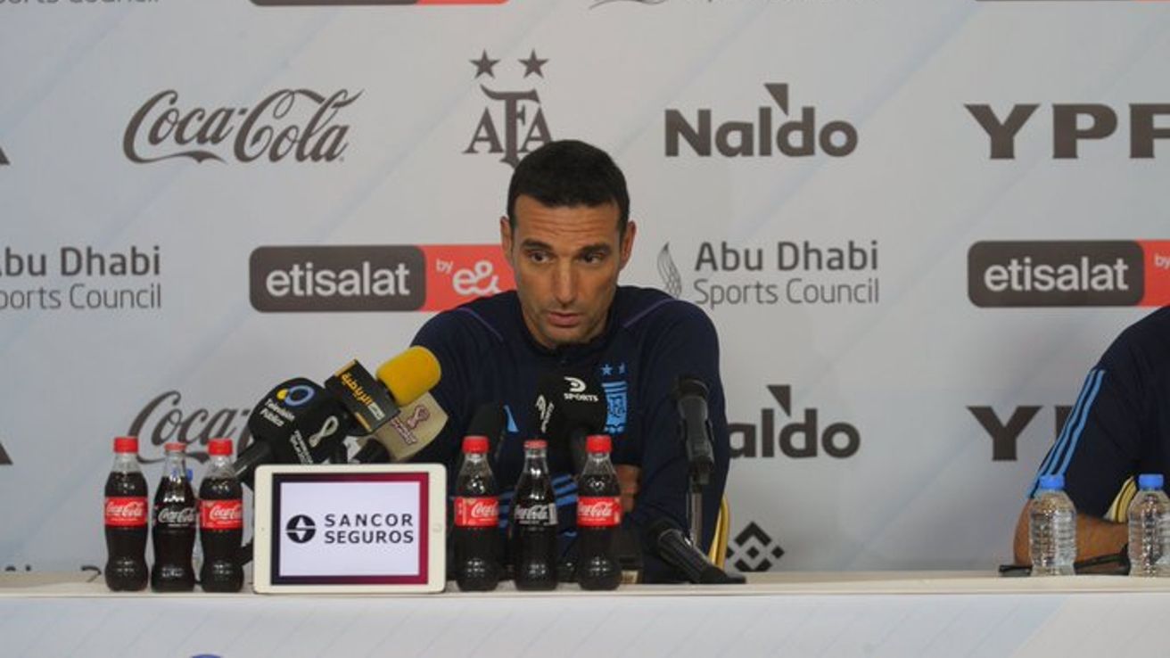 Scaloni define en conferencia de prensa la formación de la Selección Argentina