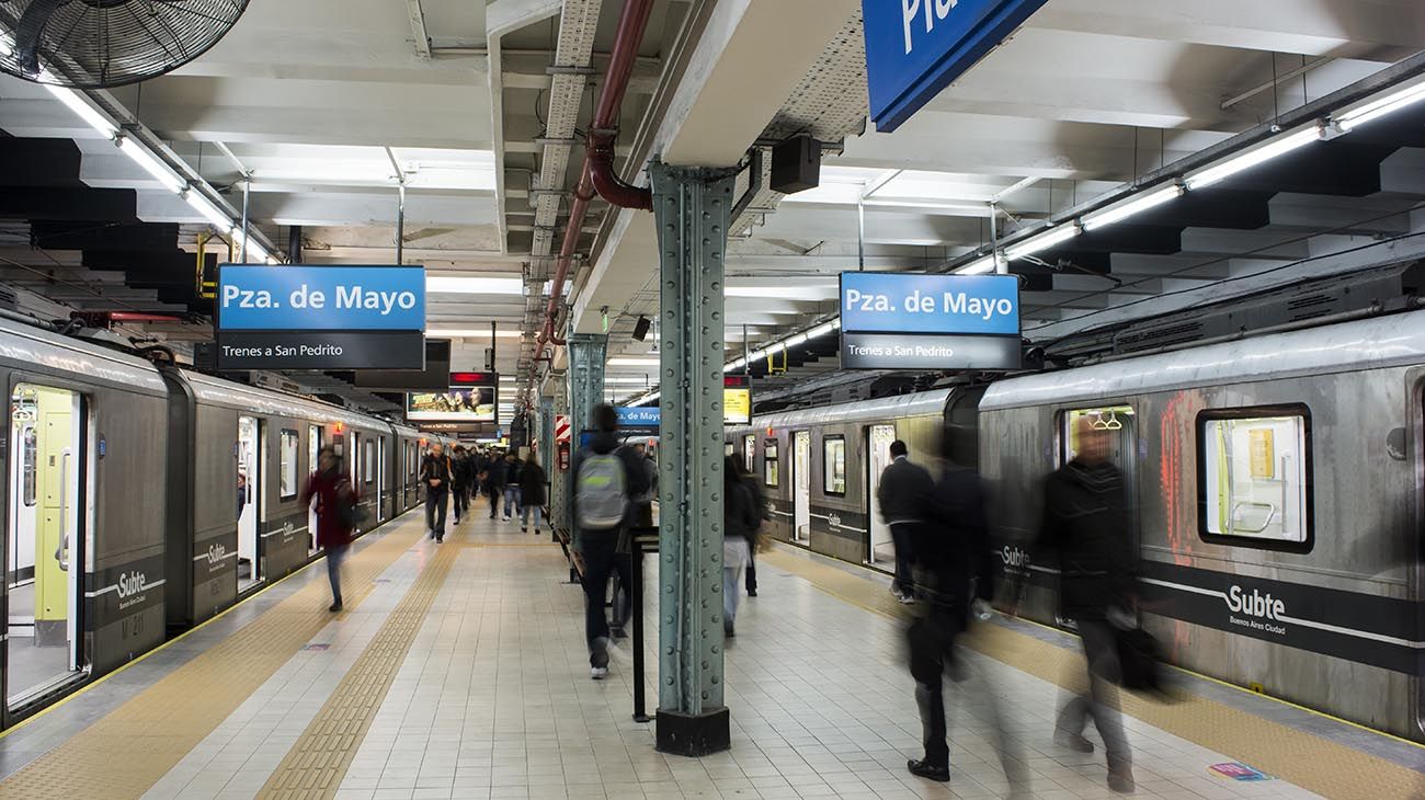 Presentaron en la Legislatura porteña un proyecto para terminar la red de subtes