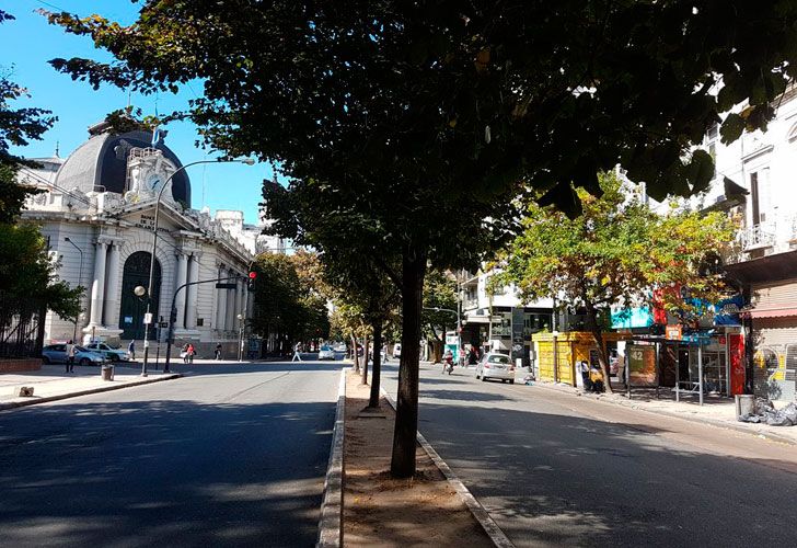 La Plata acató el paro: poca actividad comercial y cero transporte