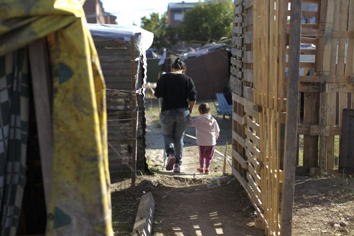 La pandemia empeoró el acceso a las necesidades básicas en los hogares numerosos y con niños