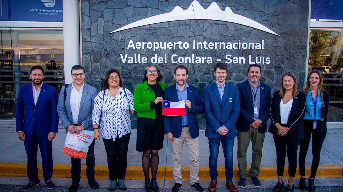 Aterrizó el primer vuelo internacional desde Santiago de Chile al Valle de Conlara