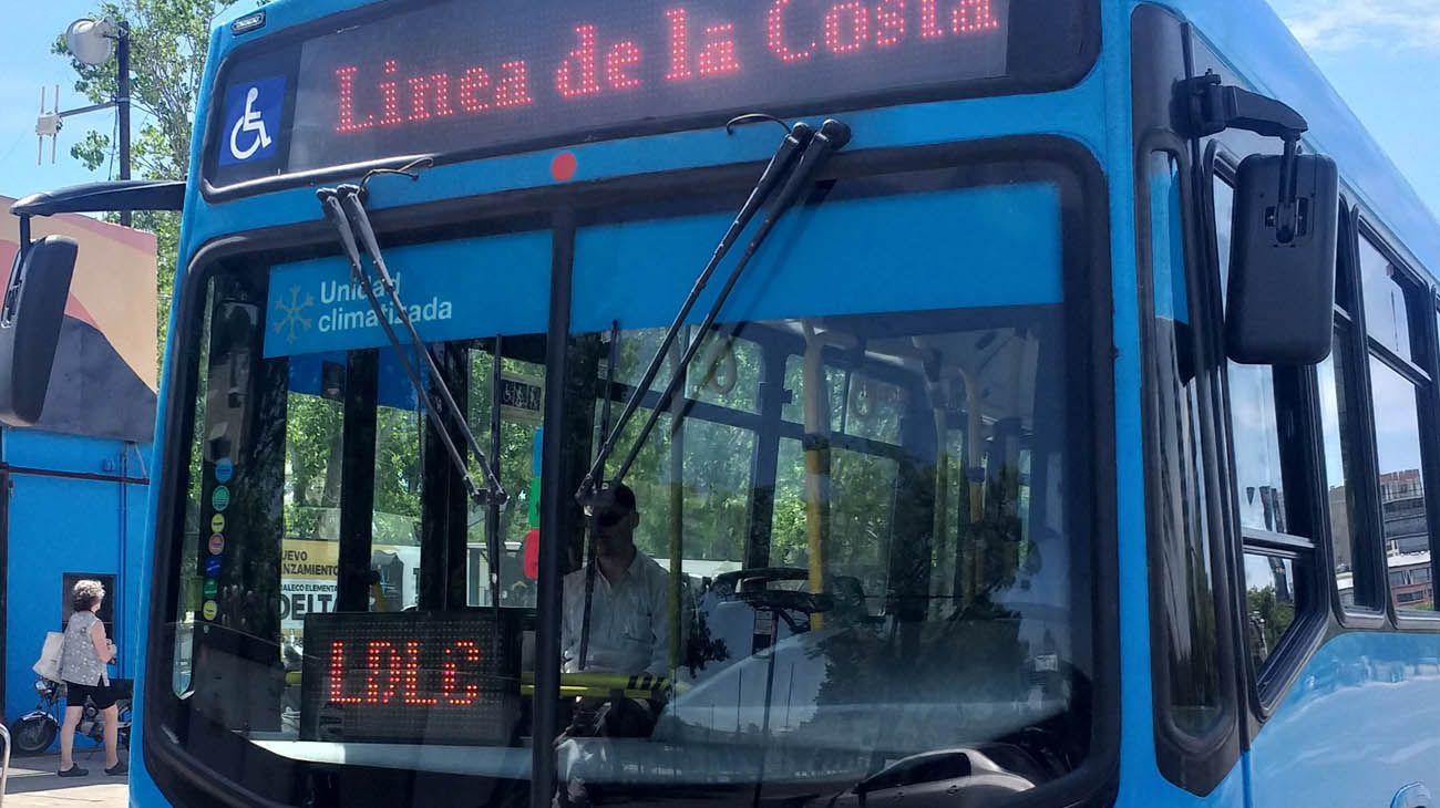 Rosario: suspendieron el servicio de colectivos por una amenaza
