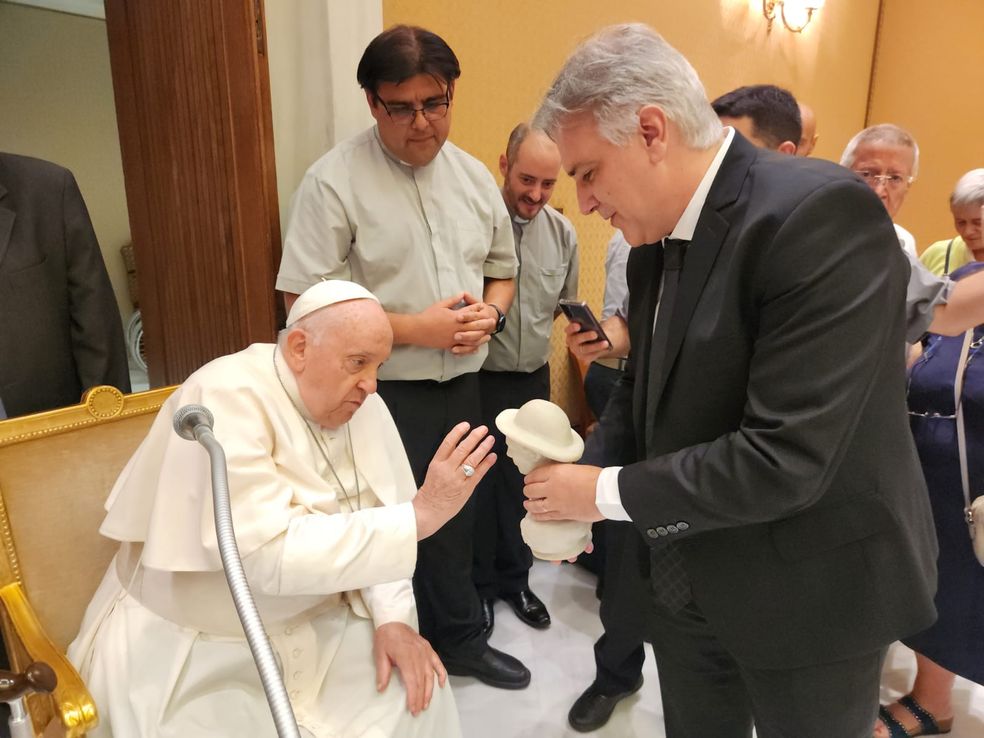Martín Llaryora: “vinimos con una invitación para que el Papa elija ir a Córdoba”