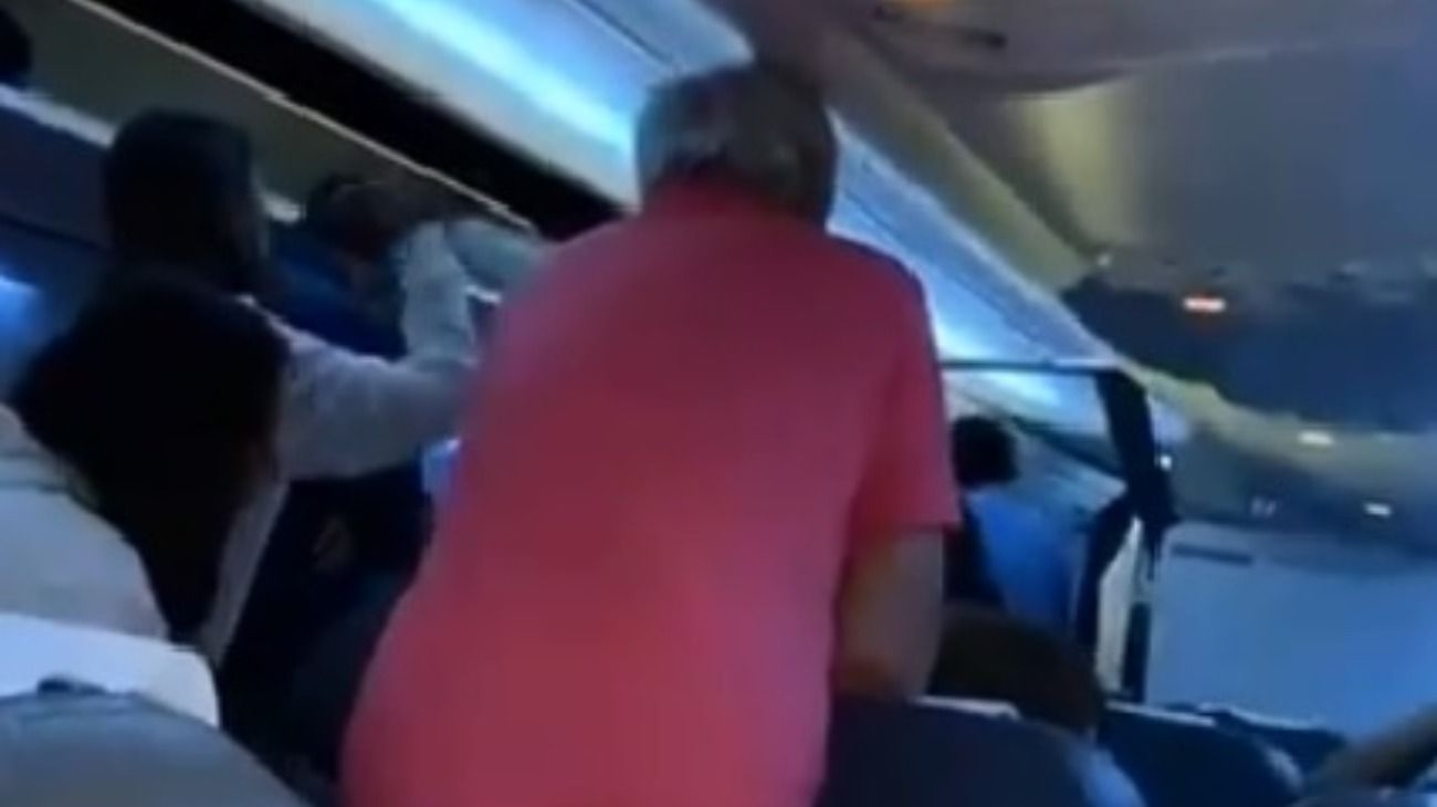 Video | Tensión y discusiones en un vuelo de AA que repatriaba argentinos