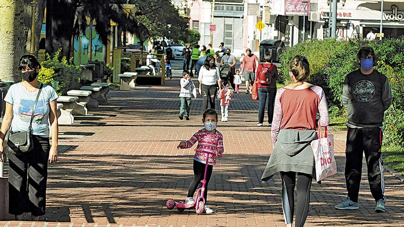 Luego de casi dos meses de aislamiento, los niños pudieron pasear en la Ciudad