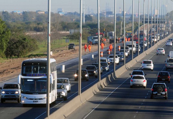Atención: éxodo con simulacro en la autopista Bs As - La Plata