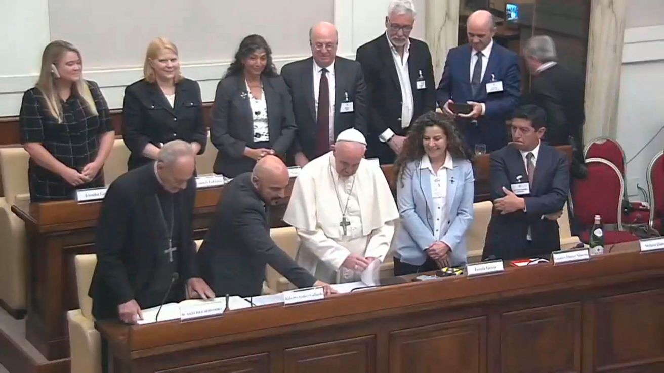 Encabezados por Andrés Gallardo, los jueces francisquistas decretan "la muerte del derecho neoliberal"