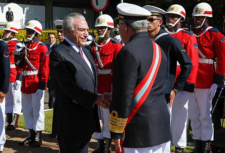 Temer resiste y evita la destitución, pero continúa acorralado