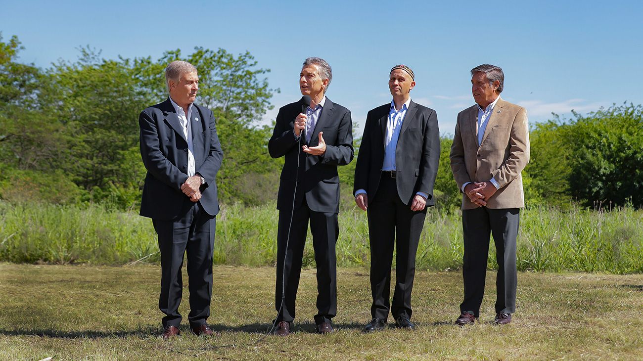 Mauricio Macri firmó el decreto para convertir Campo de Mayo en una Reserva Natural