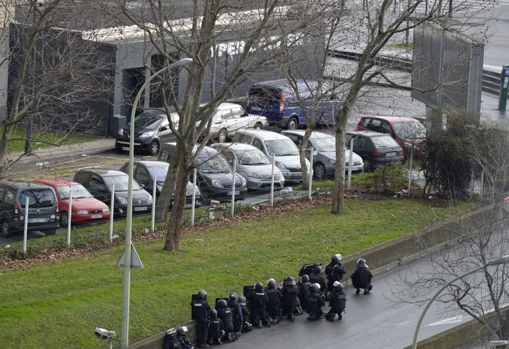 Tensión en París: toma de rehenes en una tienda kosher