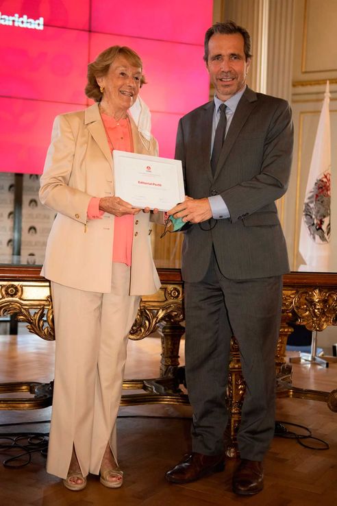 Editorial Perfil recibió el Premio COAS a la Solidaridad 2020-2021