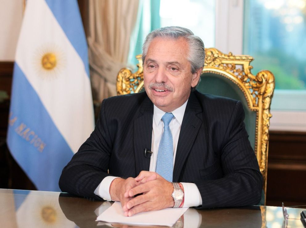 Alberto Fernández compite por el "ñoqui de oro"