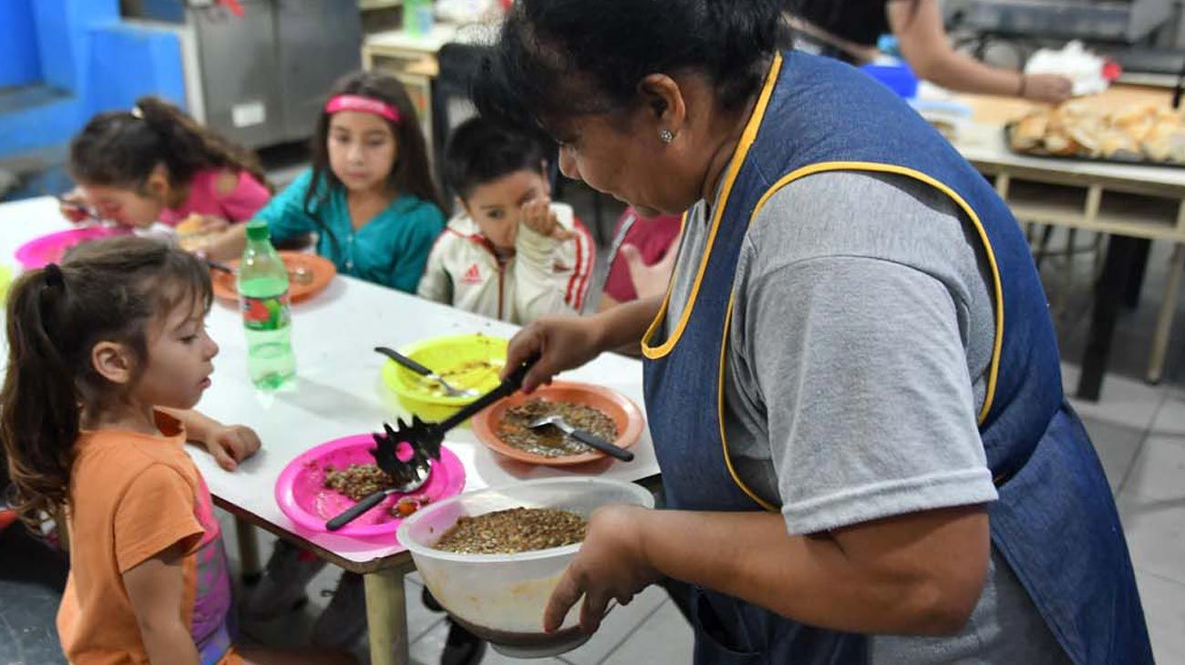 Para no ser pobre una familia necesitó $873.169 en junio según el INDEC
