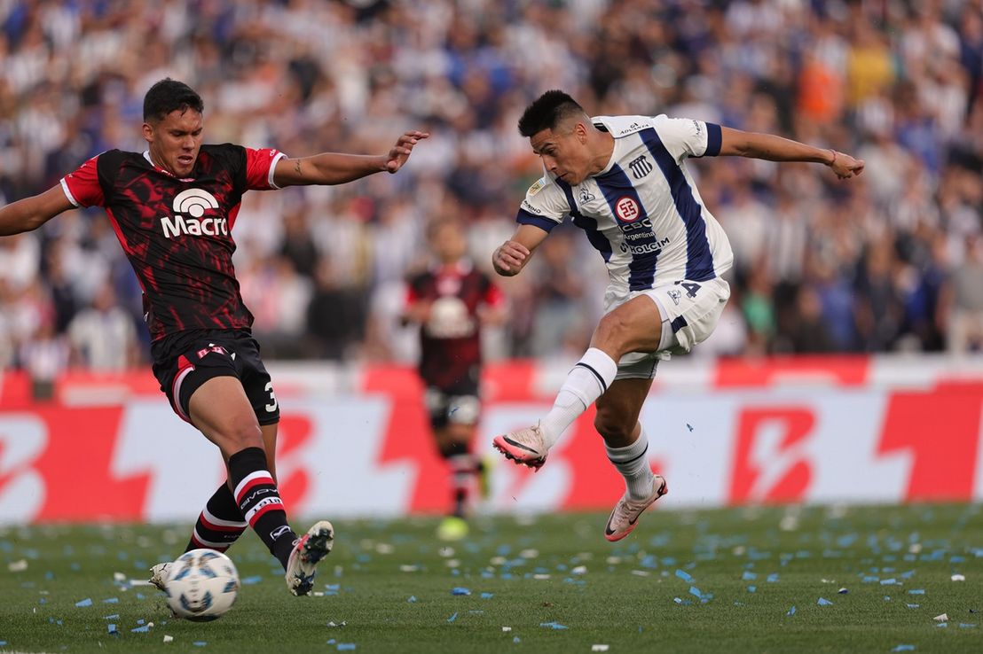 Talleres e Instituto igualaron en un clásico caliente: 1 a 1 en el Kempes