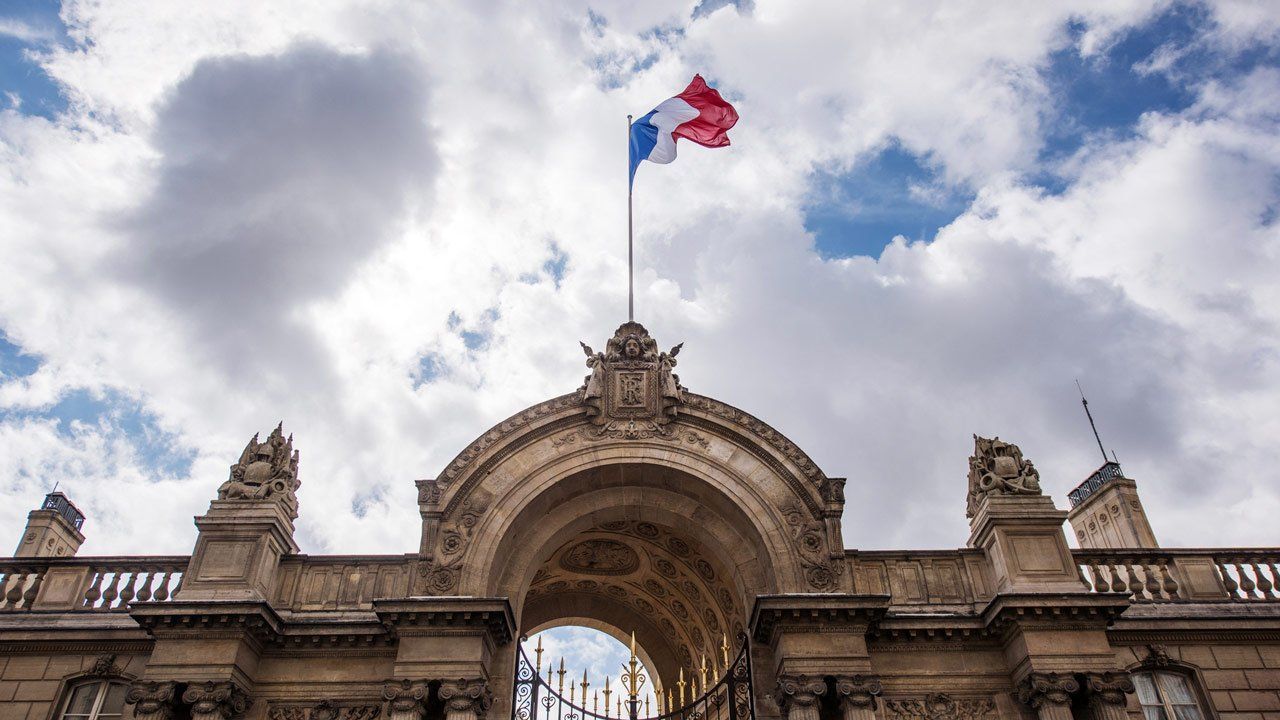 Francia donará 5% de sus dosis de vacunas a países más pobres